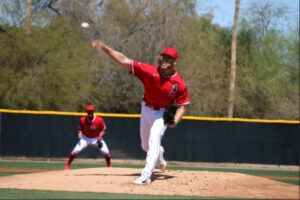 Noah Syndergaard in the act of pitching.