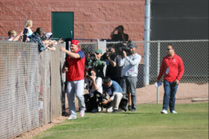 Mike Trout signing autographs at Spring Training 2022